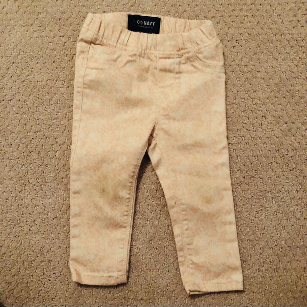 2/$10 🧡 12-18 mo Pink Leopard Print Jeans
